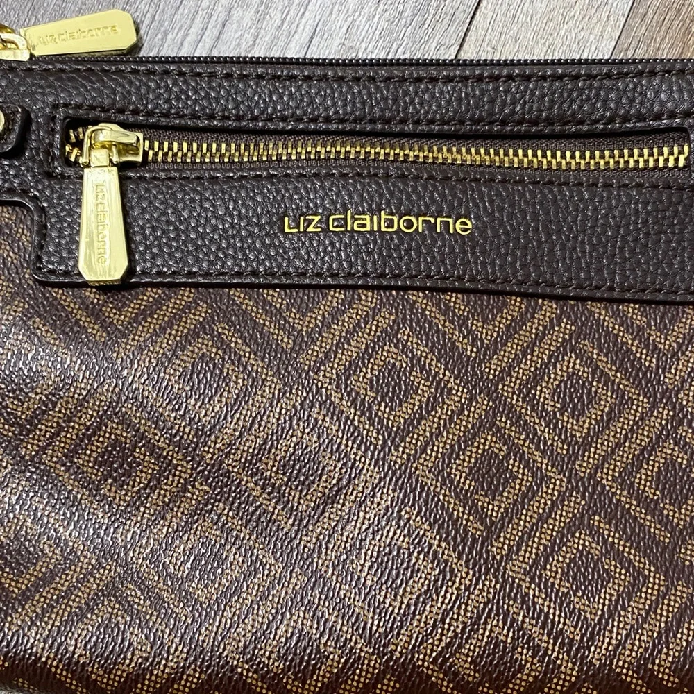 Liz Claiborne Brown Diamond Pattern Wristlet